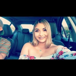 Meet your Posher, Cristal